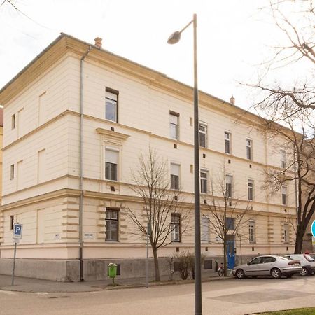 Center Apartman Szegedin Exterior foto
