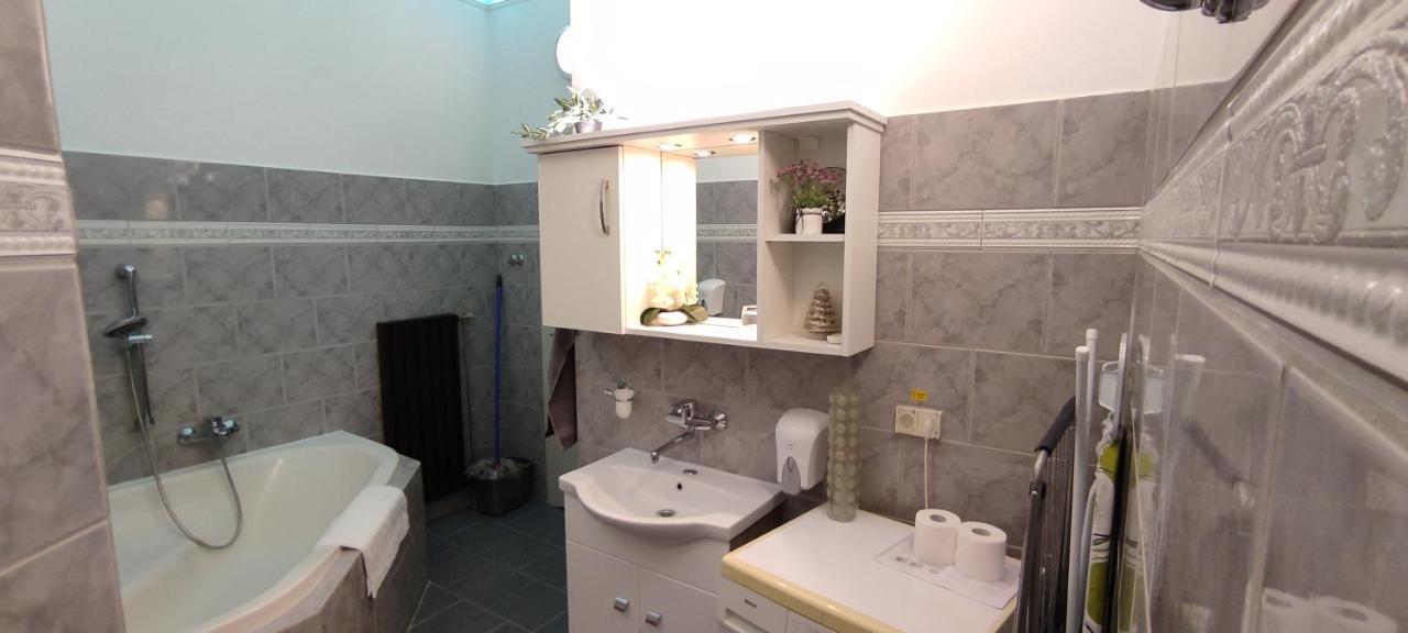 Center Apartman Szegedin Exterior foto