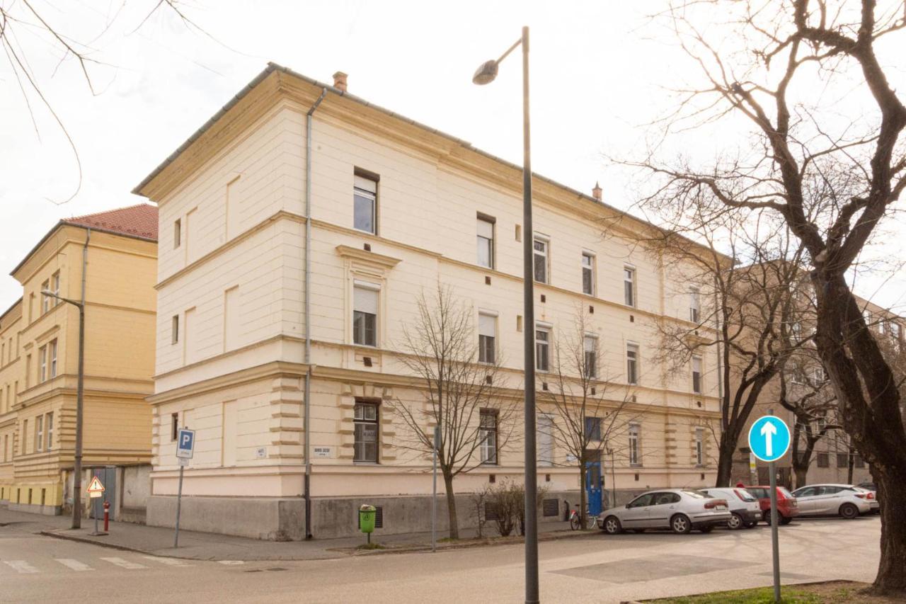 Center Apartman Szegedin Exterior foto